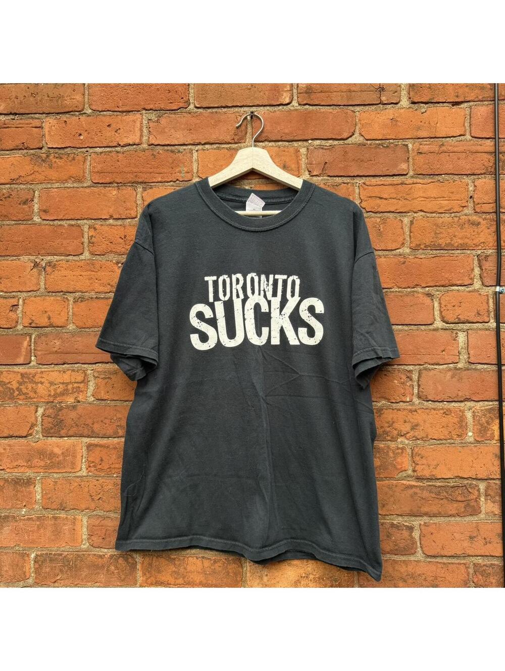 vintage Toronto sucks y 108 rocks Hamilton t shirt 00s XL